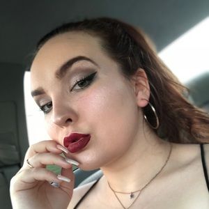 Meet your Posher, Katelyn